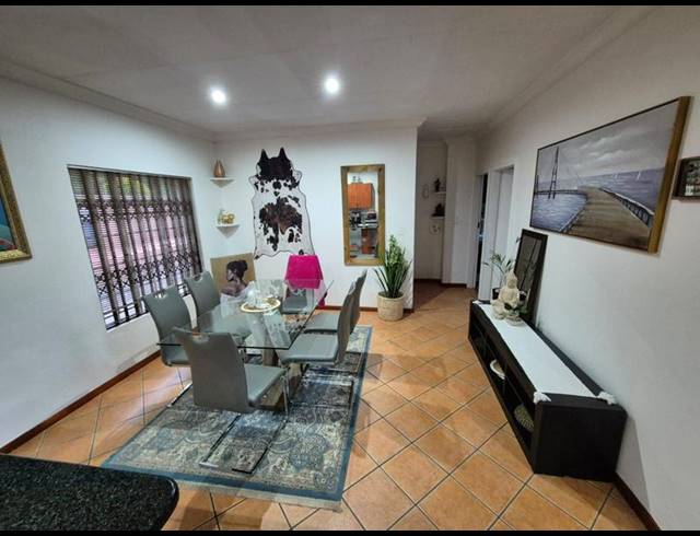 2 BEDROOM TOWNHOUSE FOR SALE IN FLORAUNA